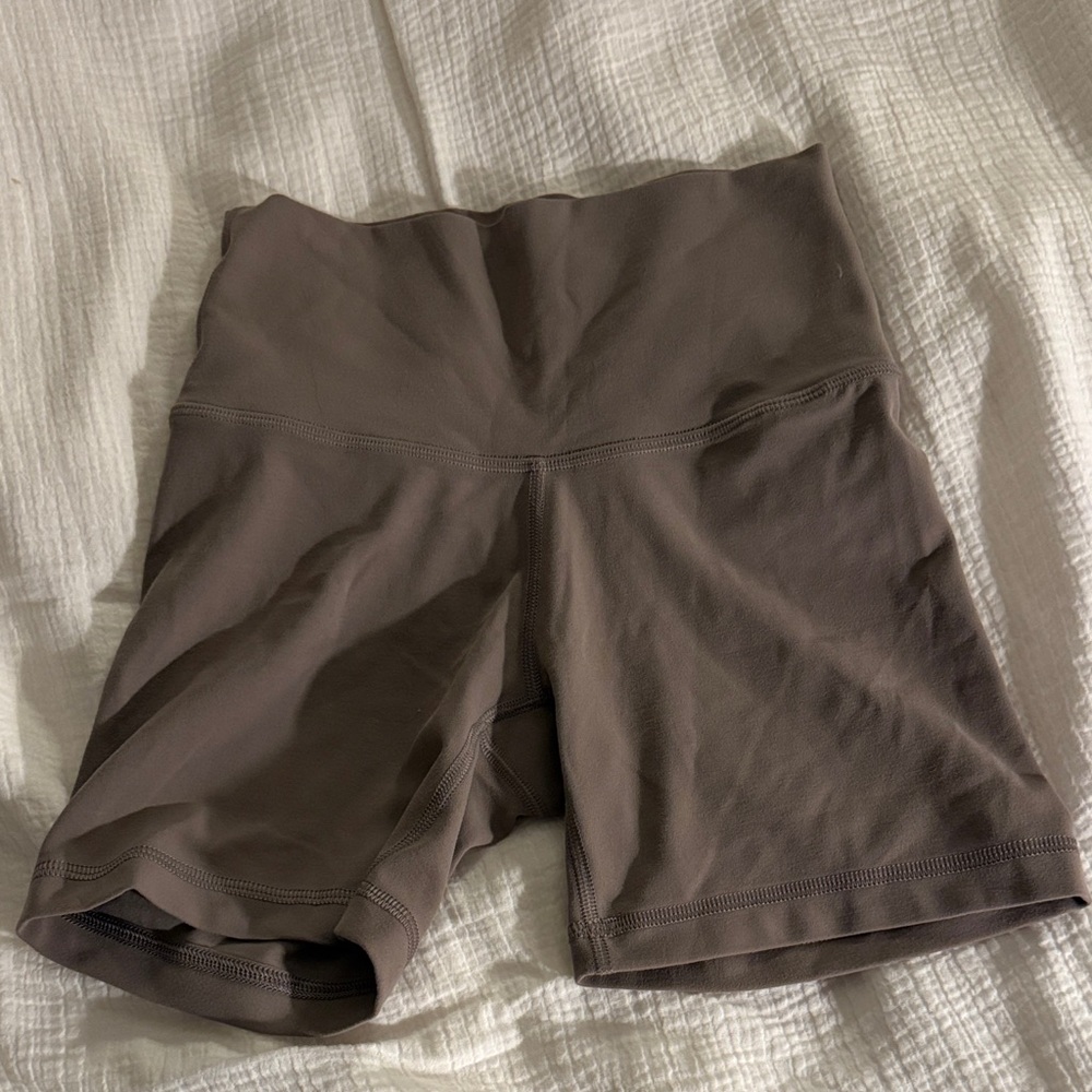 Aritzia Butter Taupe 5” Workout Shorts